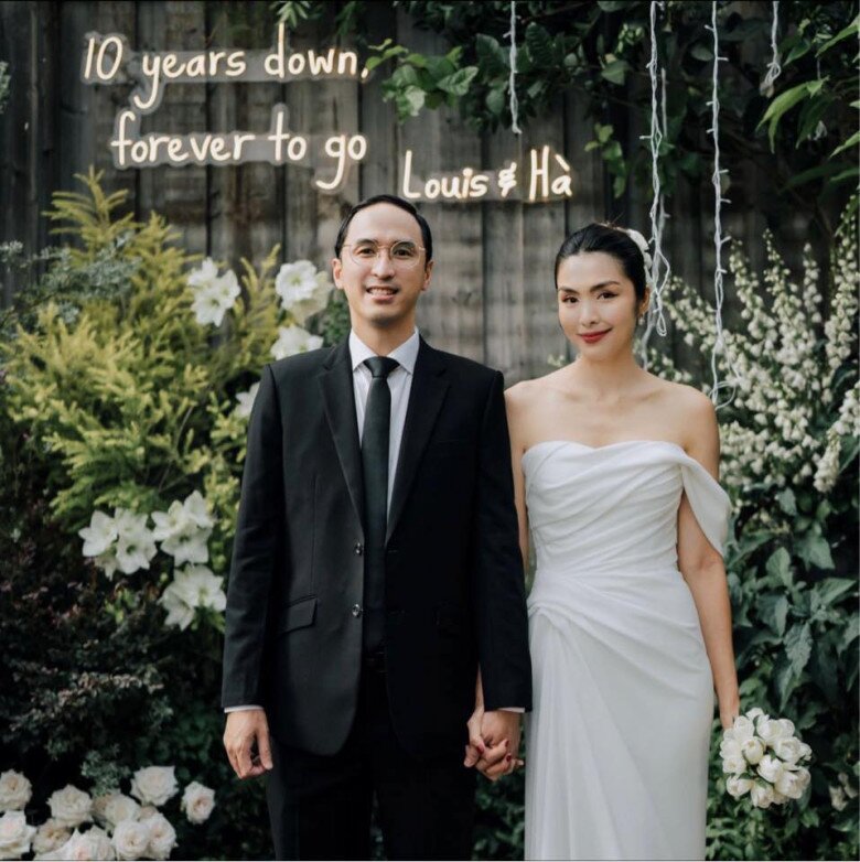 Vợ chồng Tăng Thanh Hà ăn mừng kỷ niệm ngày cưới đều đặn theo từng năm.
