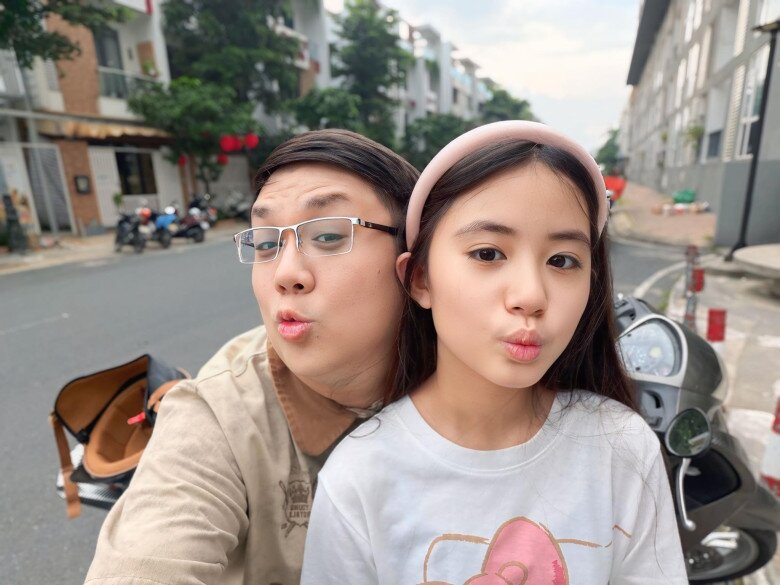 Nam diễn viên dành thời gian đưa con gái đi chơi mỗi tuần.