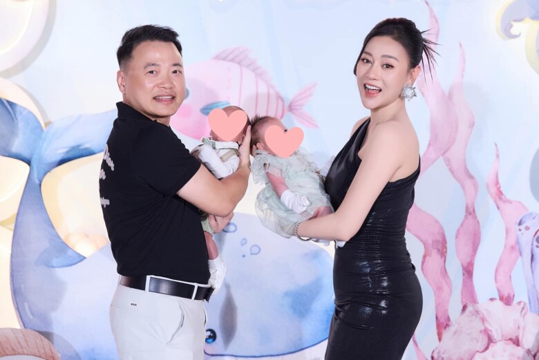 Shark Bình - Phương Oanh hạnh phúc khi đón cặp song sinh vào năm 2024.