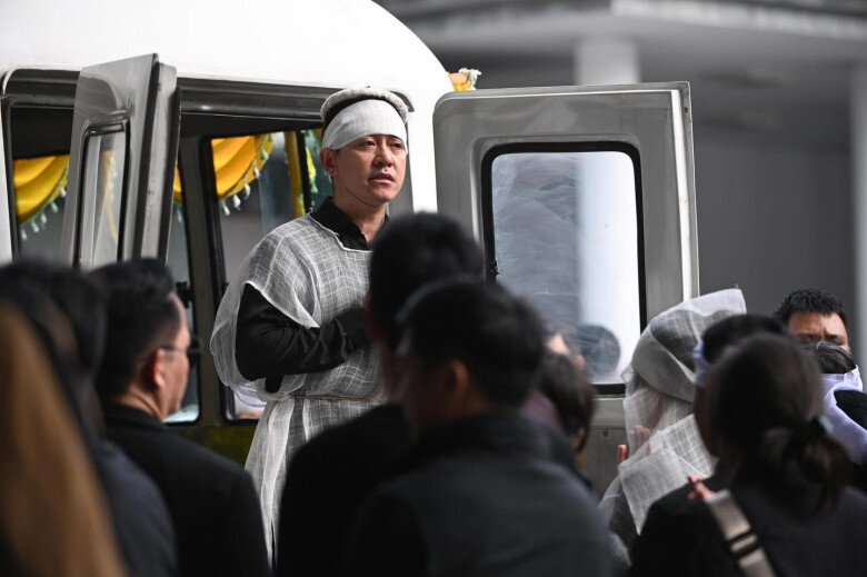 Ngày 15/11 vừa qua, Tuấn Hưng thông báo mẹ ruột qua đời.