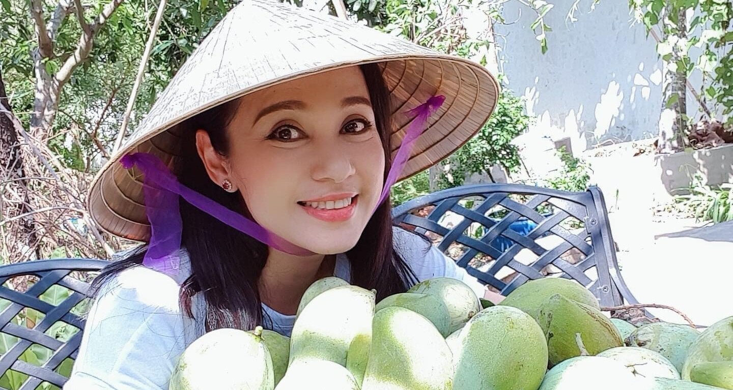 Hậu giải nghệ, Việt Trinh tận hưởng cuộc sống bình yên trong biệt thự rộng 3.000m2.