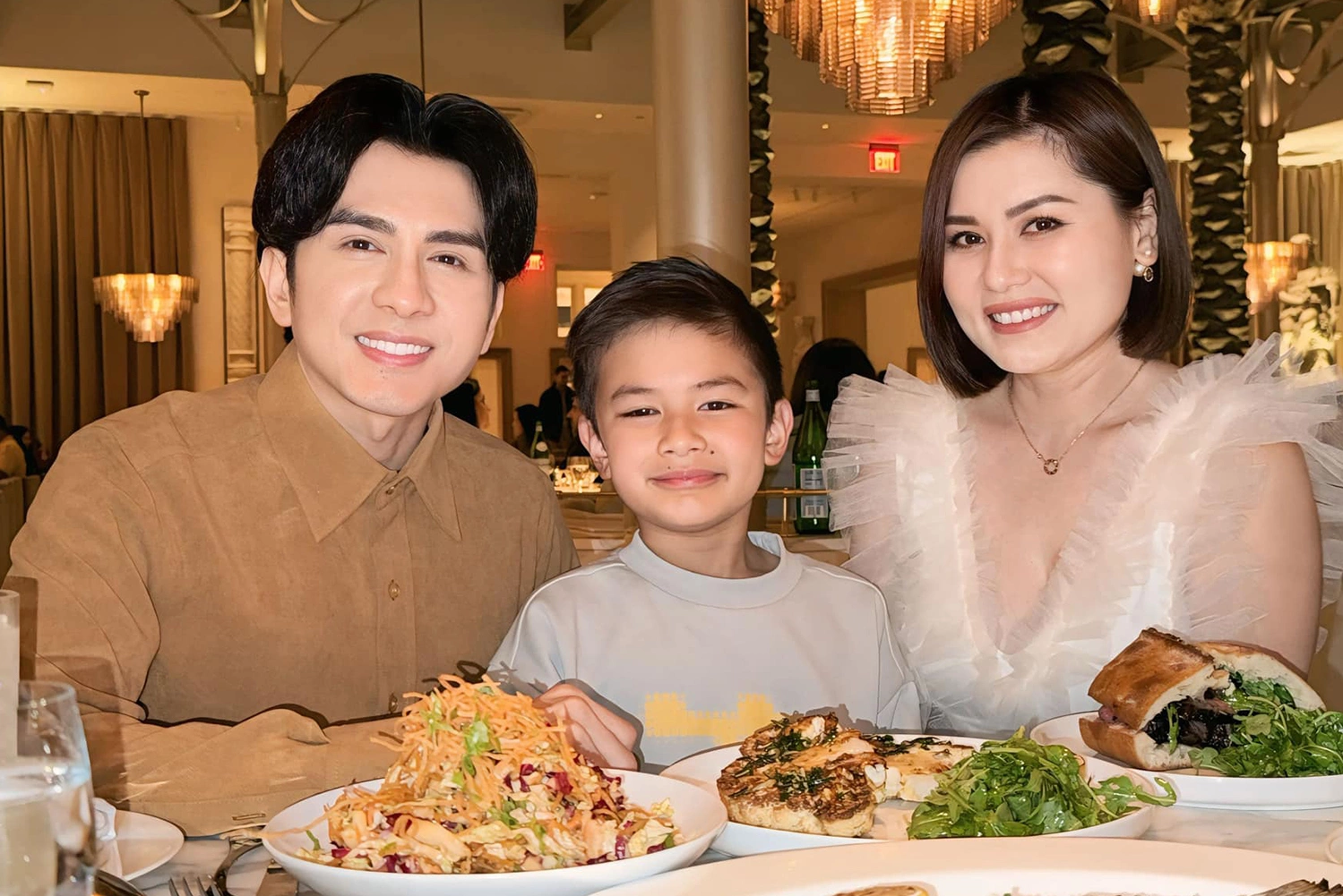 Khung cảnh gia đình hạnh phúc khiến nhiều người ngưỡng mộ.