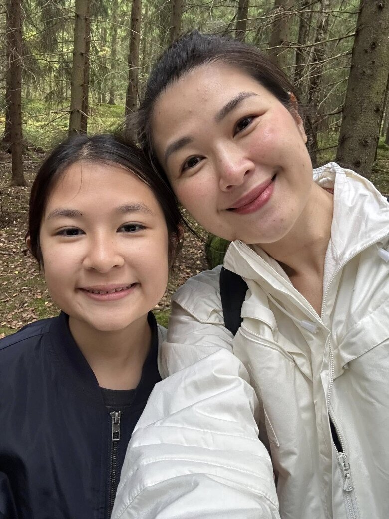 Bé Cát Cát năm nay 13 tuổi, đang học chương trình cấp 2.