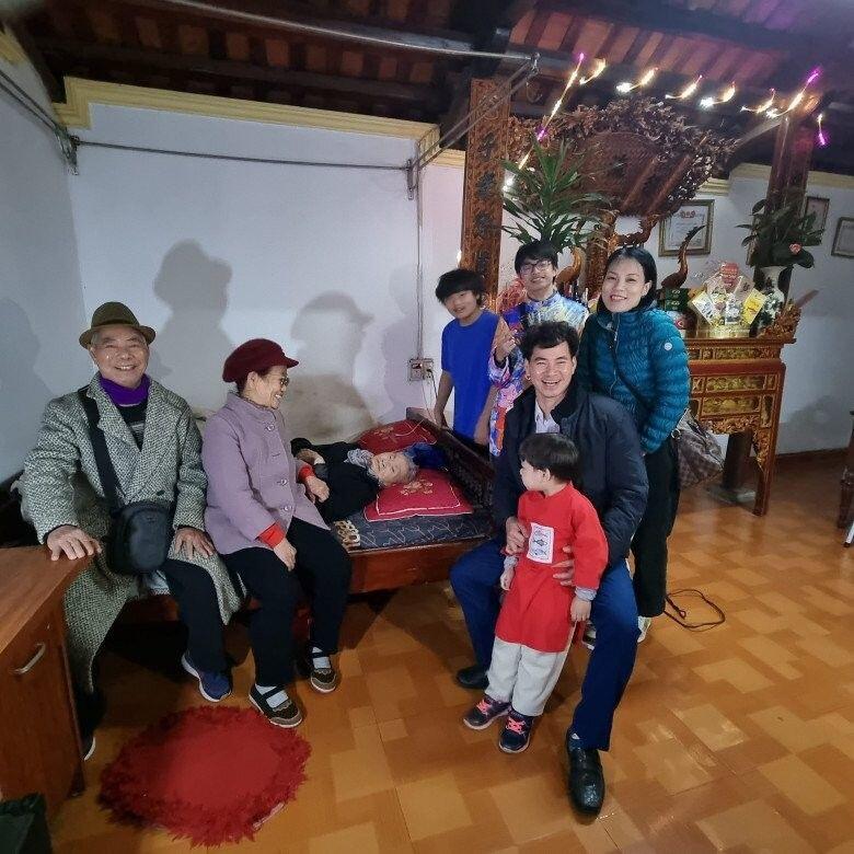 Chị Hồng Nhung gần gũi với gia đình nhà chồng.