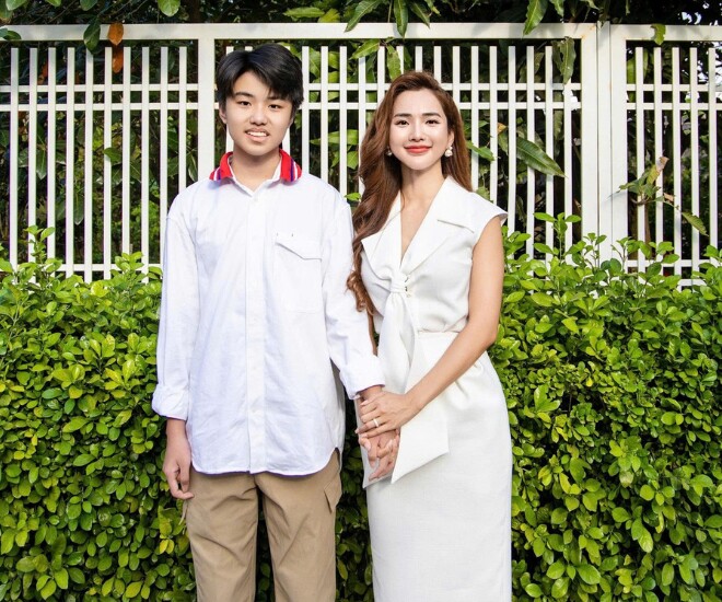 Kim Cương thương con trai đón sinh nhật mà không có mẹ bên cạnh.