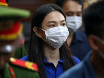 Hoa hậu Thuỳ Tiên nói bất ngờ về kết quả kiểm nghiệm kẹo Kera