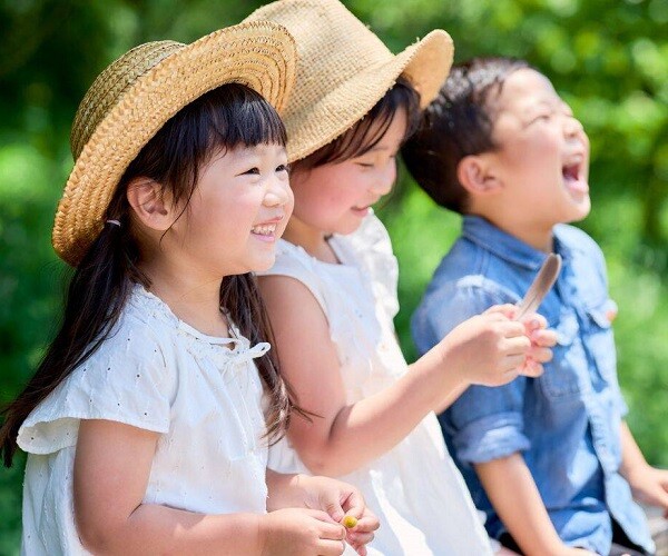 3 thói quen âm thầm phá hủy não bộ trẻ mà bố mẹ thường bỏ qua - 1