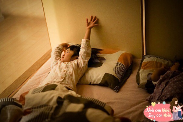 3 thói quen âm thầm phá hủy não bộ trẻ mà bố mẹ thường bỏ qua - 3