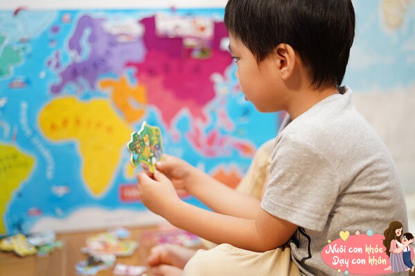 Bản đồ là một công cụ giảng dạy, cửa sổ giúp trẻ nhìn thế giới khi ngồi ở nhà.