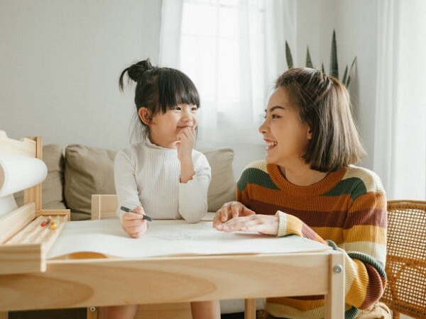 Những đứa trẻ hiểu được nỗi vấy vả của bố mẹ quan trọng hơn cả điểm số.