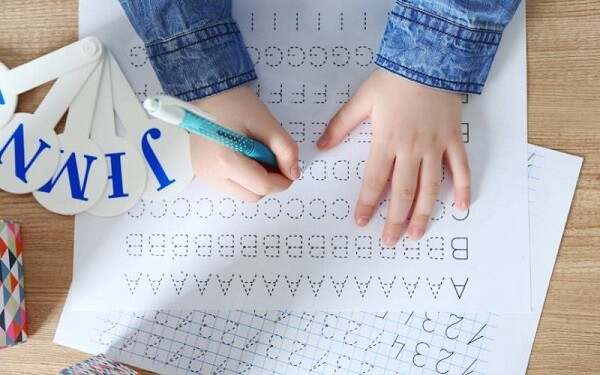 Chữ viết rõ ràng, cấu trúc ổn định.