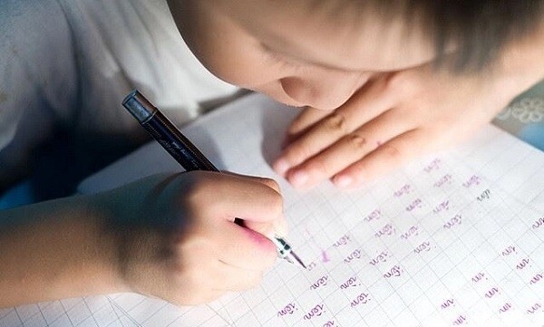 Các nét chữ quá đậm hoặc quá nhạt.