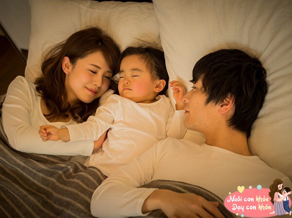 Giá trị cốt lõi của việc trẻ ngủ cùng mẹ là xây dựng nền tảng cảm giác an toàn.