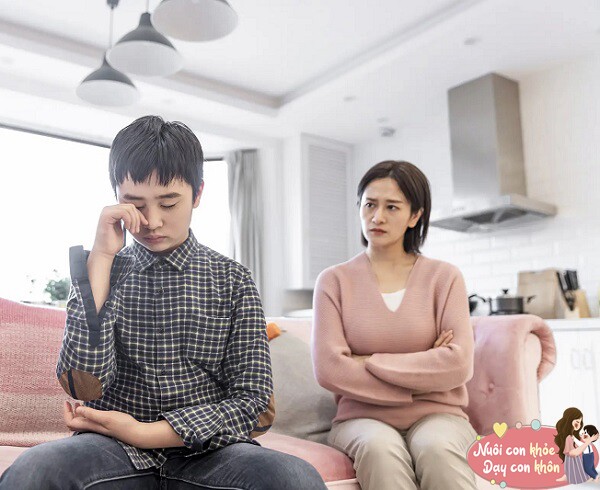 Bố mẹ nên làm gương và ảnh hưởng đến con với thái độ tích cực.