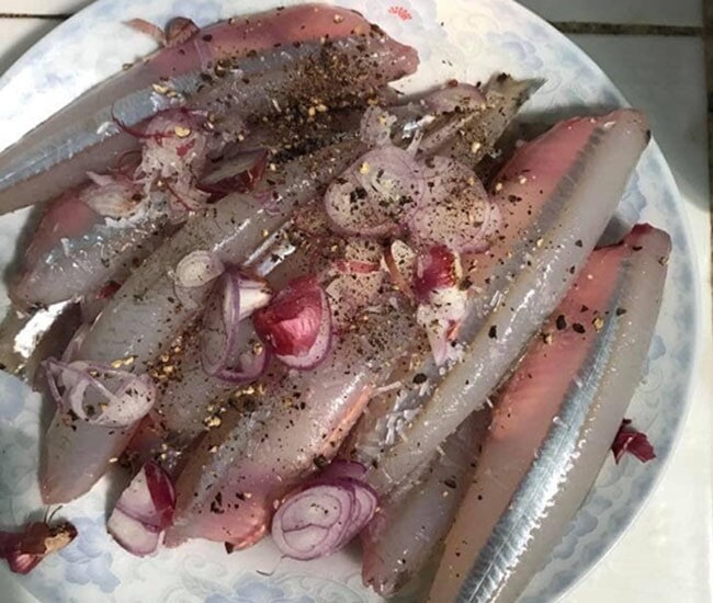 Loại cá ở quê amp;#34;tốt hơn cá hồiamp;#34;, giá chỉ vài chục nghìn/kg thành đặc sản ở thành phố, giàu canxi và omega-3 mẹ bầu đừng bỏ qua! - 2