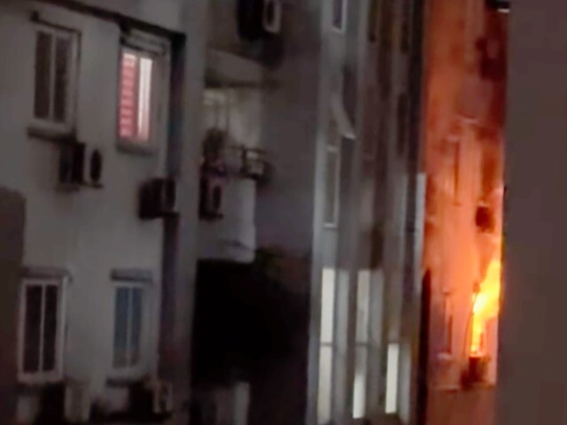 Cháy tại chung cư cao 12 tầng ở Hà Nội