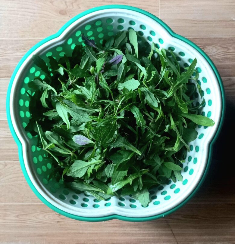 Xưa mọc bờ mương dành cho amp;#34;người nghèoamp;#34;, nay rau dại lên đời thành đặc sản vì hương vị lạ, 45.000 đồng/kg - 4