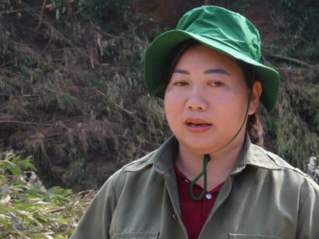 VIDEO: Cô giáo khóc nghẹn, bất lực khi dòng lũ dữ "càn quét" trường mầm non