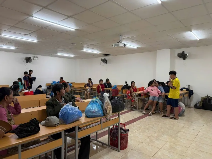 Và tránh trú bão trong điều kiện an toàn. Ảnh: NGUYỄN YÊN