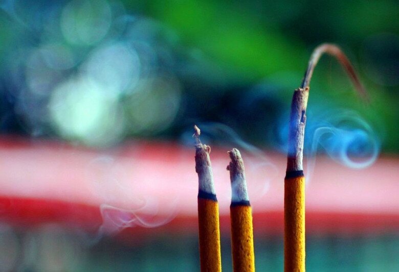 Ba khung giờ đẹp thắp hương ngày mai - Rằm tháng 9 năm Ất Tỵ cho gia chủ amp;#34;đại cát đại lợiamp;#34;, 4 thứ kỵ đặt lên bàn thờ  - 2