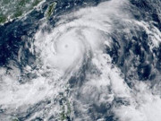 Tin tức - Tin tức 24h: Bão Matmo đang tiến vào bờ biển Móng Cái, gió giật cấp 15