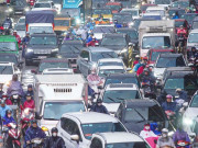 Tin tức - Hà Nội phố thành sông, giao thông tê liệt, xe máy "rồng rắn" leo cao tốc giữa biển nước