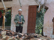 Tin tức - Xót xa cảnh người phụ nữ nghèo đơn thân có gian nhà cũ và 10 triệu đồng tích góp bao năm bị lũ cuốn