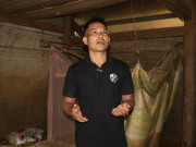 VIDEO: Chỉ 5 phút, nước lũ ập về gần ngập nóc nhà, 2 bố con ở Thái Nguyên may mắn thoát chết