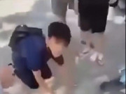 Tin tức - Hà Nội: Học sinh bị bắt quỳ, liếm biển số xe máy