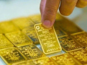 Tin tức - Giá vàng chênh lệch mua vào - bán ra rất cao