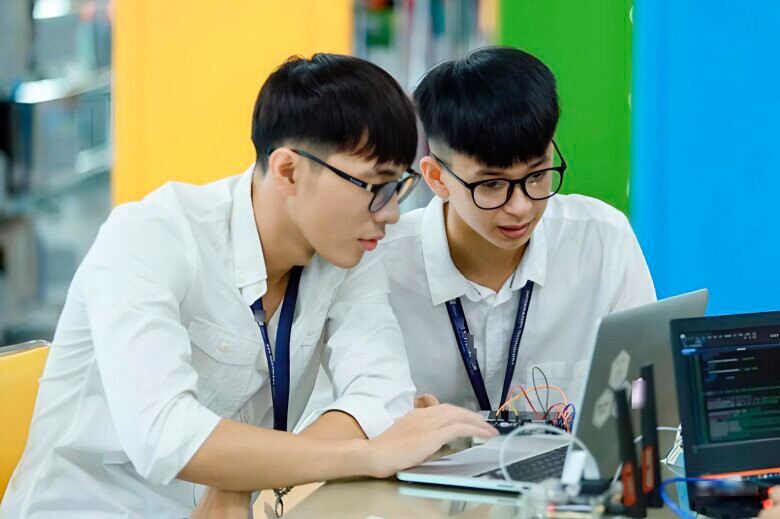 Ngành học ở Việt Nam luôn khát nhân lực, ra trường dễ xin việc được nhiều công ty amp;#34;trải thảm đỏamp;#34;, mức lương hậu hĩnh - 2