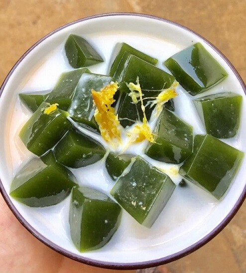 Nghề lạ ở Việt Nam: Cây dại leo bờ rào dân đem về trồng 5 tháng là thu hoạch, hái lá đếm tiền quanh năm, thành đặc sản lạ - 4