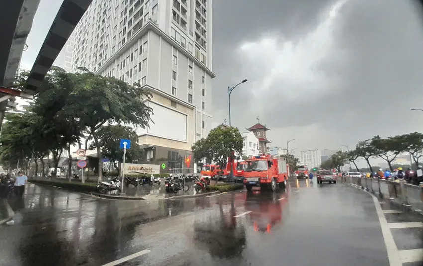 Tin tức 24h: Bão số 12 sẽ đổ bộ Đà Nẵng - Quảng Ngãi, lượng mưa rất lớn 500–700 mm - 10