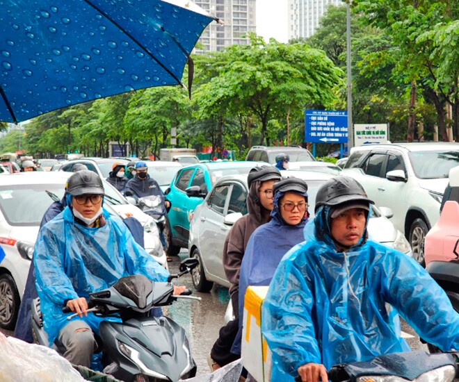 Hà Nội tiếp tục mưa dông chiều tối và đêm nay. Ảnh: Tuấn Anh