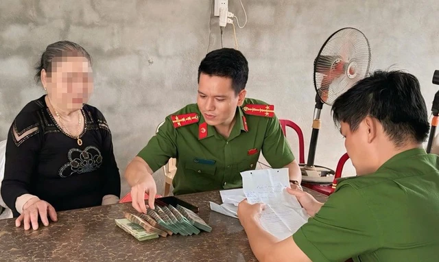 Công an xã Phúc Trạch kịp thời ngăn chặn vụ lừa đảo chiếm đoạt 300 triệu đồng. Ảnh: CAHT.