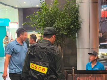 Công an huy động xe tải chở nhiều thùng tài liệu từ công ty của Shark Bình