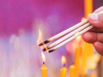 Văn khấn cúng mùng 1 tháng 9 năm Ất Tỵ, 3 việc nên làm và 5 điều đại kỵ khi thắp hương để tổ tiên phù hộ