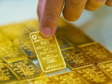 Giá vàng tăng mạnh, vênh thế giới gần 20 triệu đồng/lượng