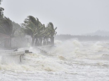 Bão số 13 có thể giật cấp 17, cảnh báo đỏ về rủi ro thiên tai