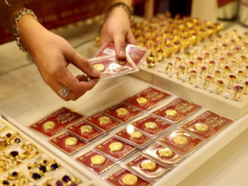 Giá vàng bất động