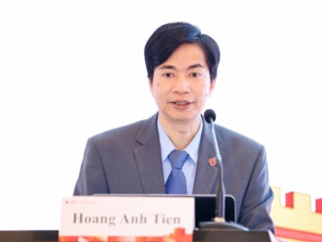 Hai thủ khoa đại học trở thành Giáo sư và Phó Giáo sư trẻ nhất ngành Y 2025