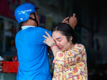 Đống đổ nát sau trận lũ lịch sử