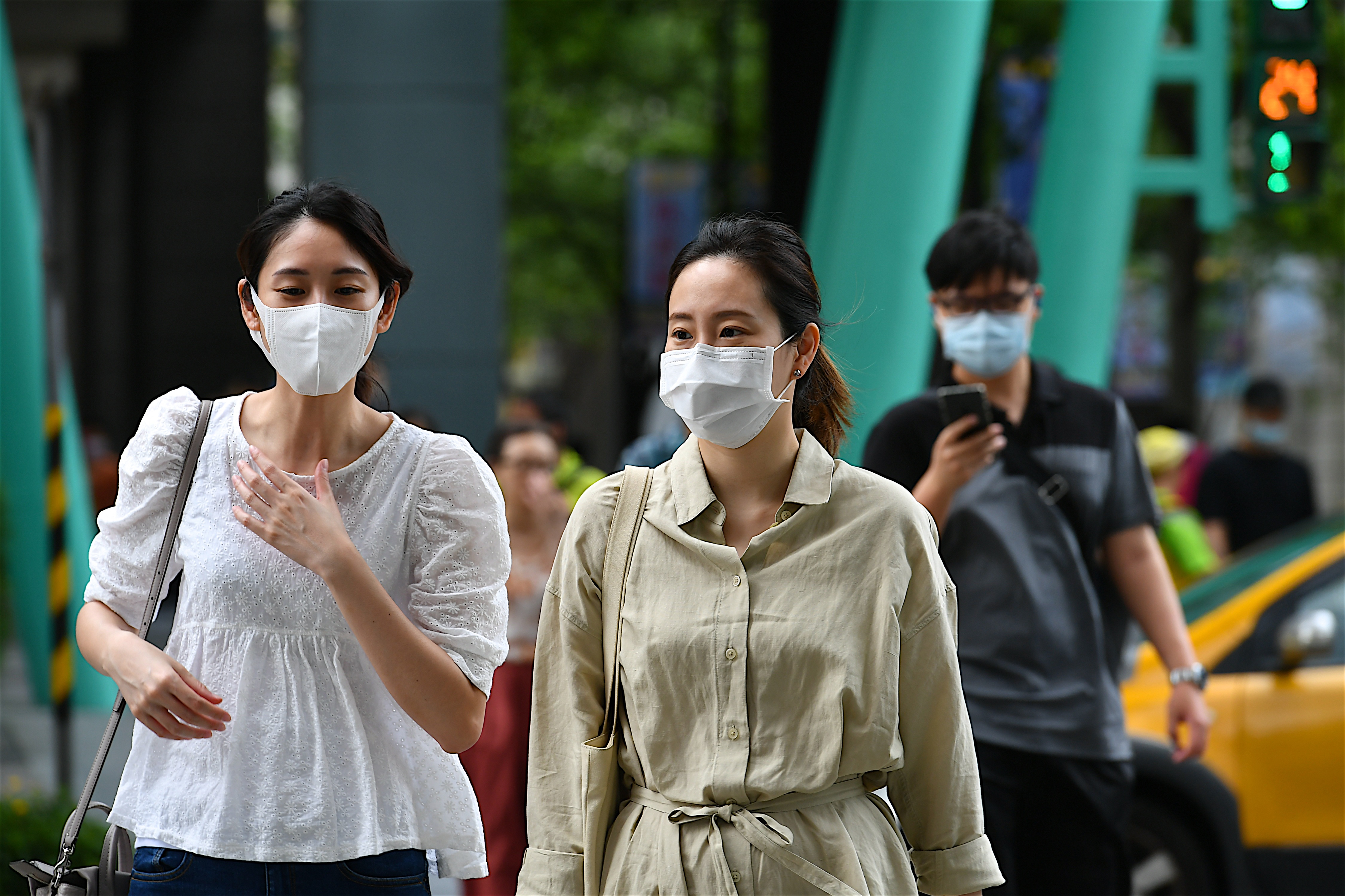 Người dân đeo khẩu trang thường xuyên nhằm giảm nguy cơ mắc cúm