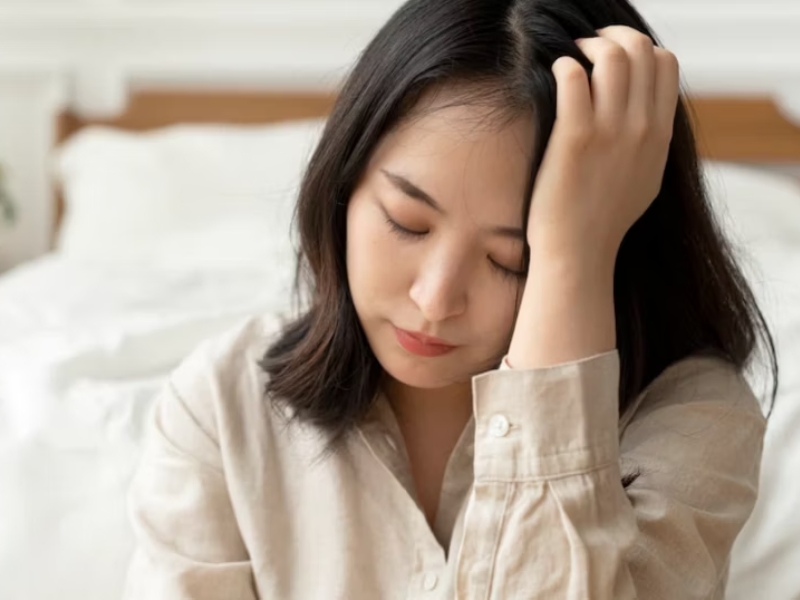 Áp lực công việc, thường xuyên đối mặt với stress là những yếu tố ảnh hưởng tiêu cực đến sức khỏe hormon và khả năng miễn dịch, từ đó làm tăng nguy cơ ung thư.