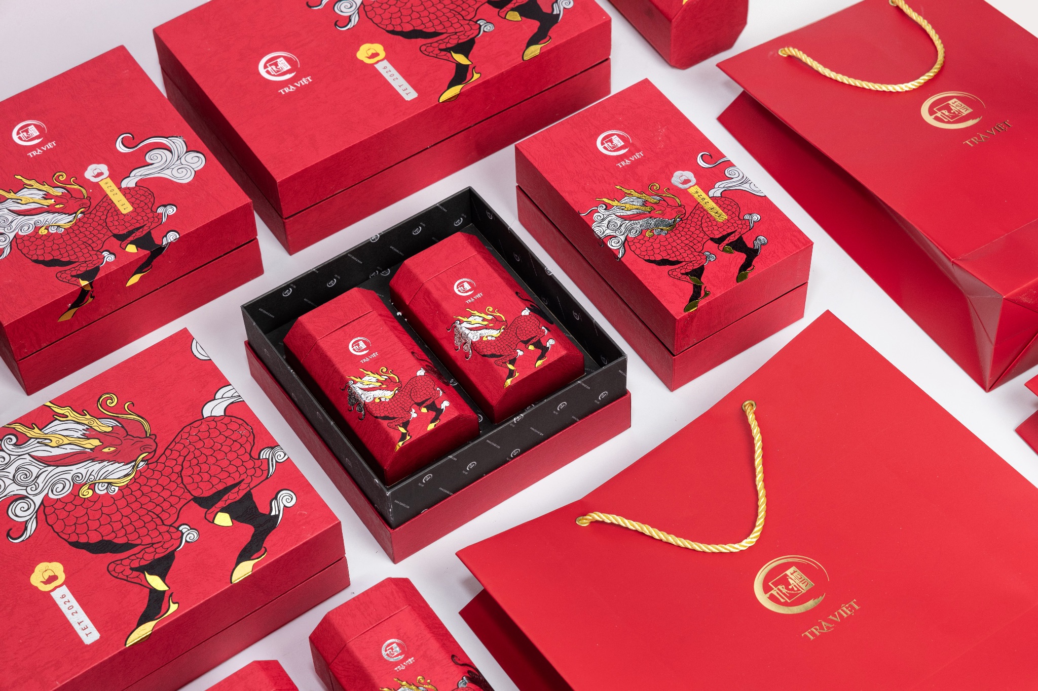 Bộ sưu tập Quà Tết 2026 “Long Mã” của Trà Việt