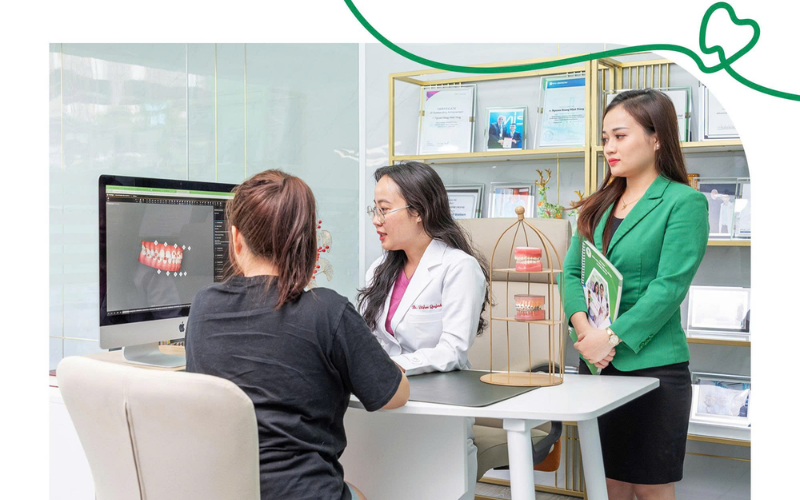 Bác sĩ thăm khám, lên phác đồ điều trị cá nhân hóa