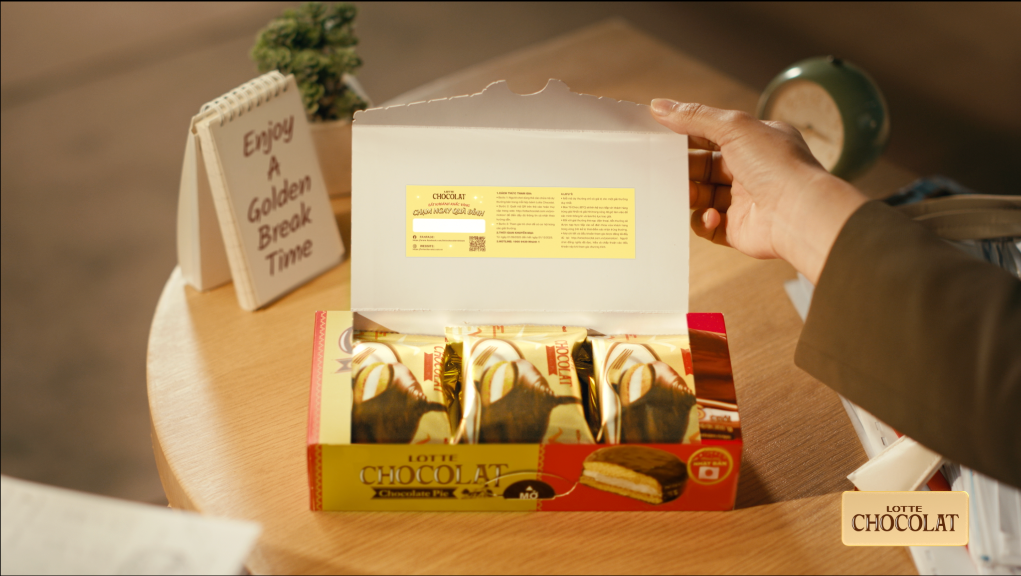 Mã dự thưởng được ẩn trong hộp bánh Lotte Chocolat với các bước tham gia chương trình khuyến mại đơn giản