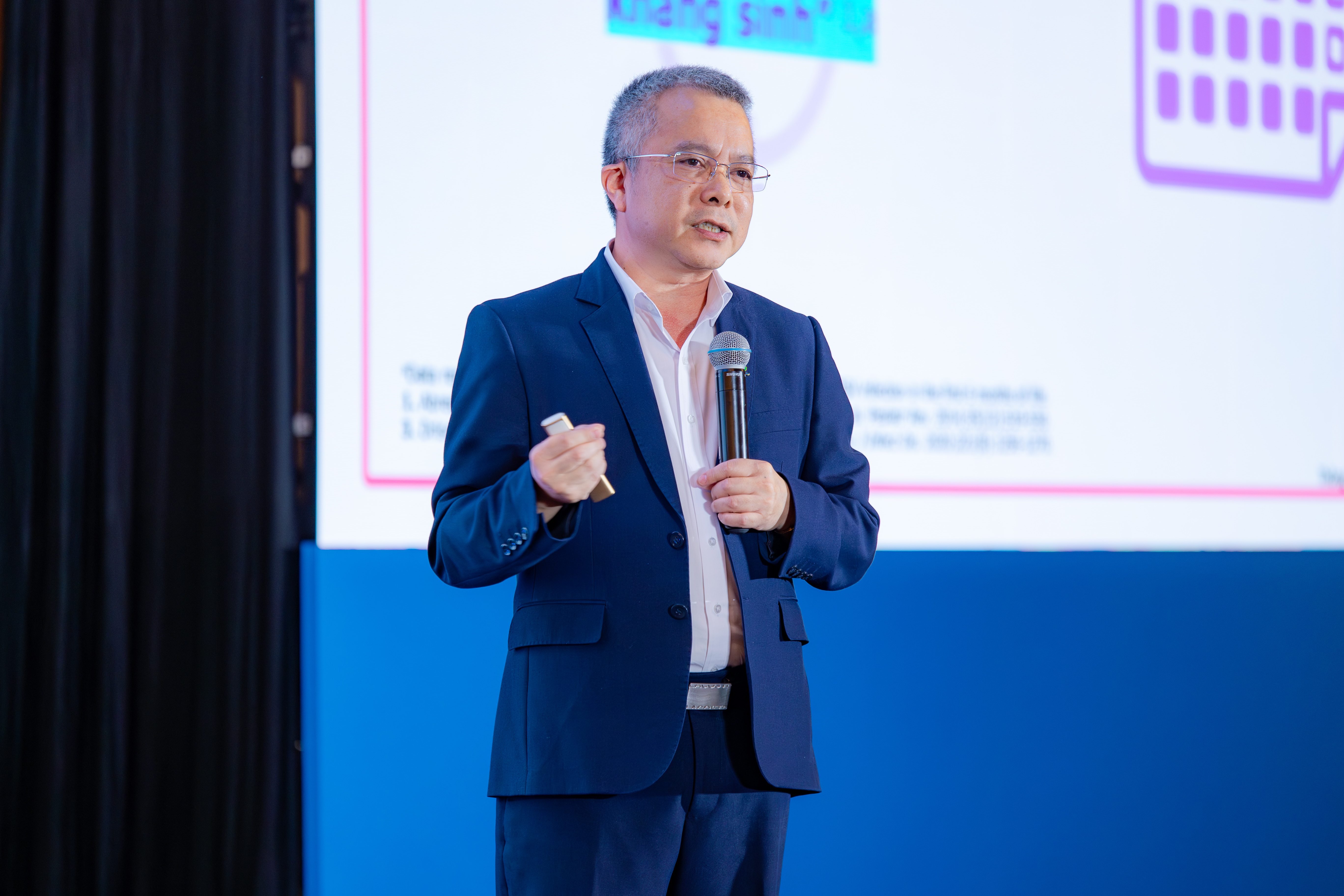 TS.BS. Lê Kiến Ngãi, Trưởng khoa Dự phòng và Kiểm soát nhiễm khuẩn, Bệnh viện Nhi Trung ương chia sẻ tại hội thảo.