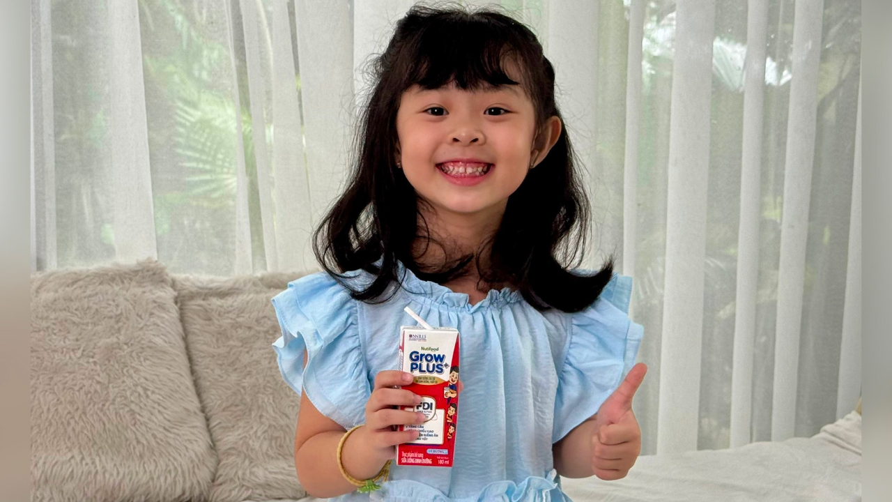 Nutifood GrowPLUS+ Suy Dinh Dưỡng (Đỏ) đã đồng hành cùng trẻ suy dinh dưỡng, thấp còi trong hơn một thập kỷ qua, cam kết không ngừng nâng chuẩn dinh dưỡng cho trẻ em Việt Nam