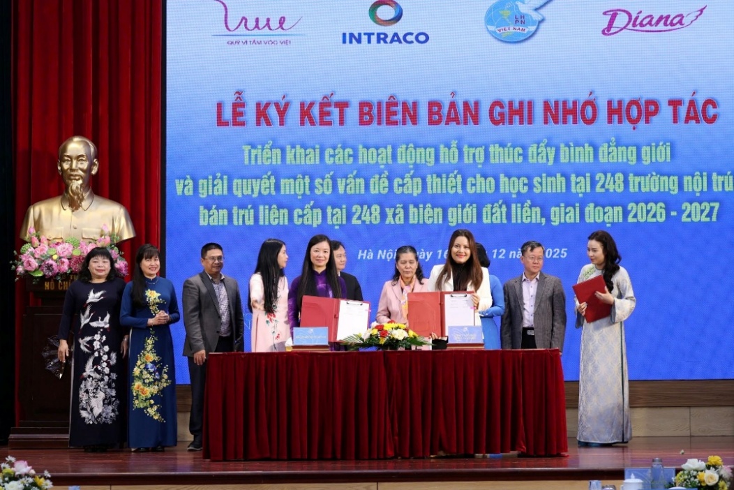 Diana đồng hành với Hội liên hiệp phụ nữ Việt Nam mở rộng Góc nữ sinh đến trường học các xã biên giới đất liền